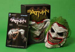 Batman (2nd Series): Death of the Family Book and Joker Mask Set #1